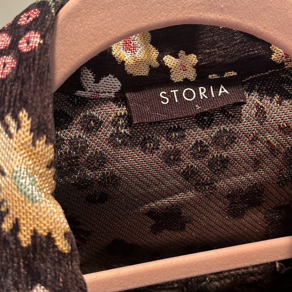 Brand: Storia 
Size: S 
Color: abstract - Picture 3 of 4